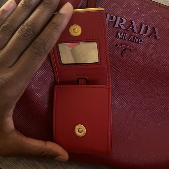 Red monochrome Prada bag - Picture 4 of 7